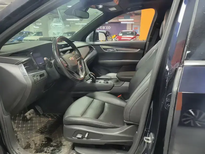 2022 Cadillac XT6 с пробегом 80 000 км