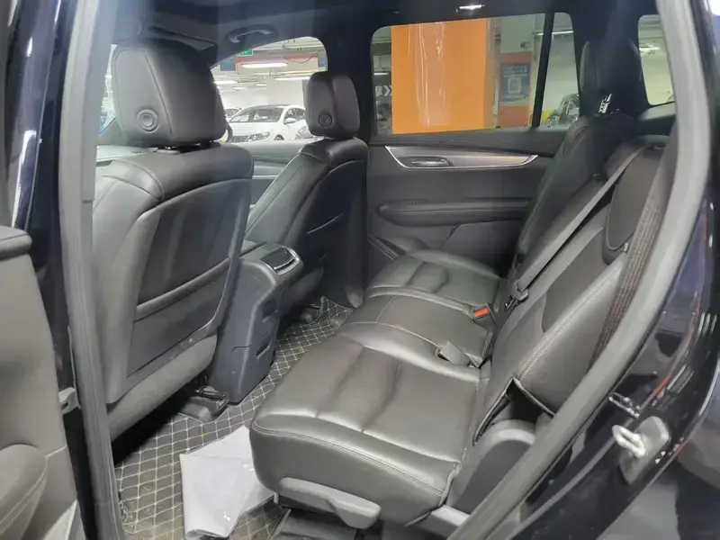 2022 Cadillac XT6 с пробегом 80 000 км