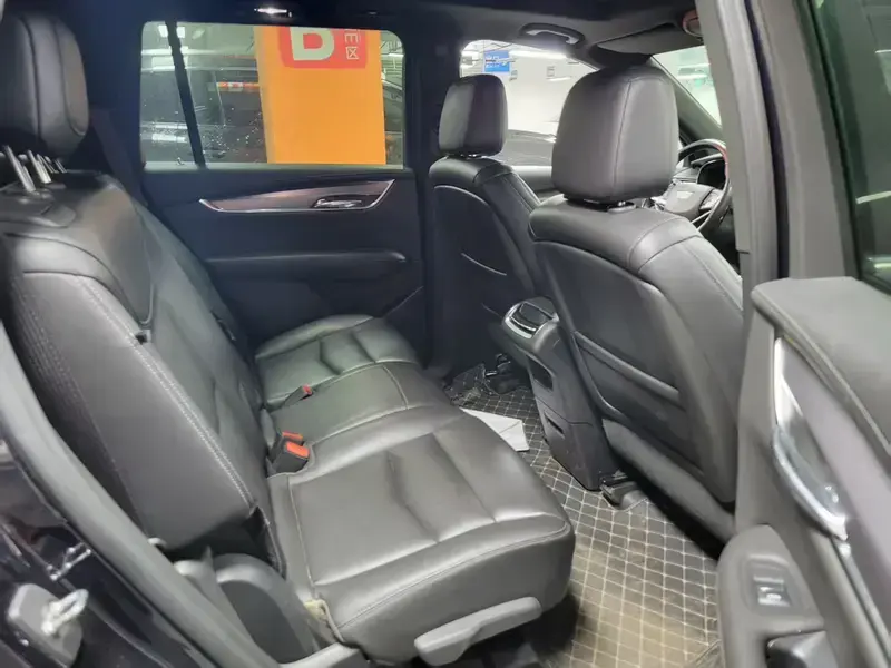 2022 Cadillac XT6 с пробегом 80 000 км