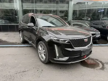 2022 Cadillac XT6 с пробегом 30 000 км
