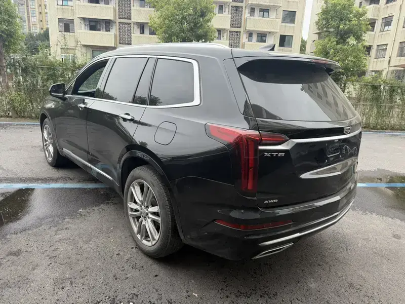 2022 Cadillac XT6 с пробегом 30 000 км