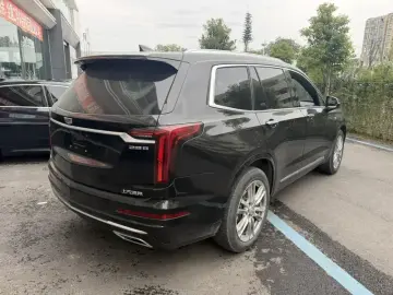 2022 Cadillac XT6 с пробегом 30 000 км