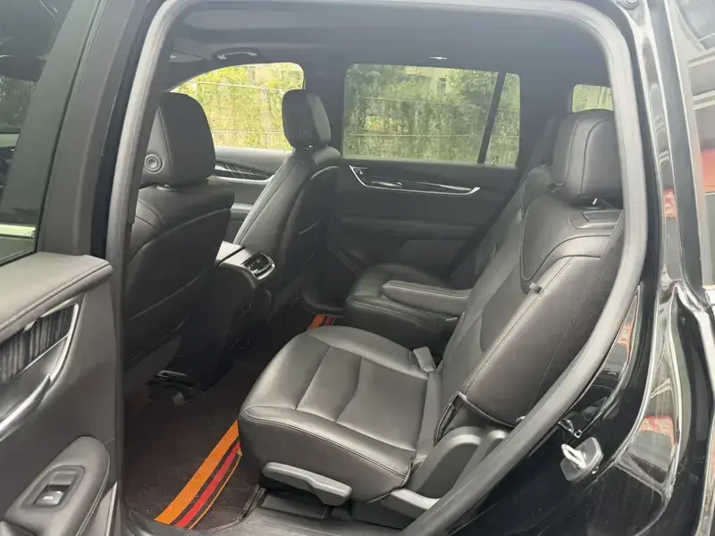 2022 Cadillac XT6 с пробегом 30 000 км