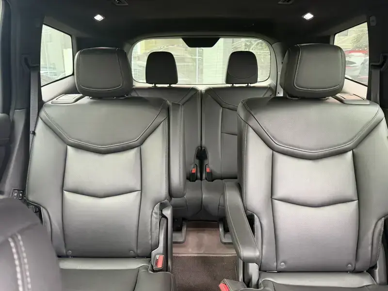 2022 Cadillac XT6 с пробегом 30 000 км