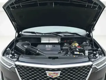2022 Cadillac XT6 с пробегом 72 000 км
