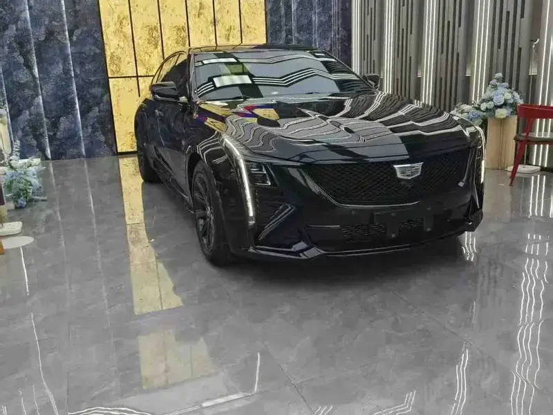 2025 Cadillac CT5 с пробегом 20 000 км
