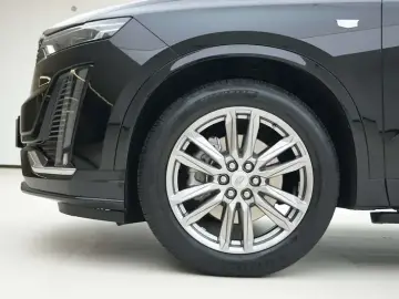 2022 Cadillac XT6 с пробегом 72 000 км
