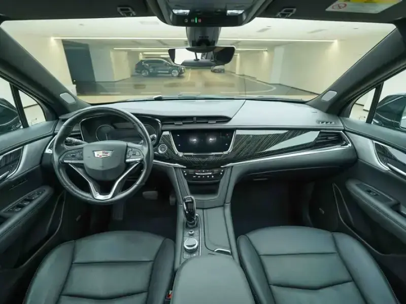 2022 Cadillac XT6 с пробегом 72 000 км