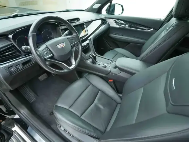 2022 Cadillac XT6 с пробегом 72 000 км