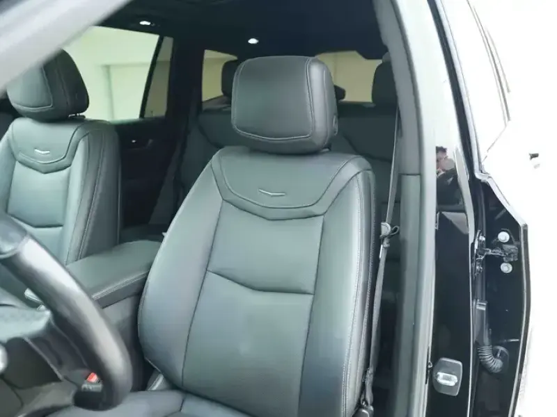 2022 Cadillac XT6 с пробегом 72 000 км