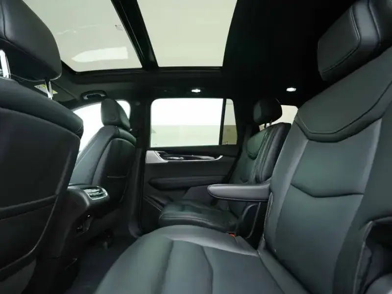 2022 Cadillac XT6 с пробегом 72 000 км