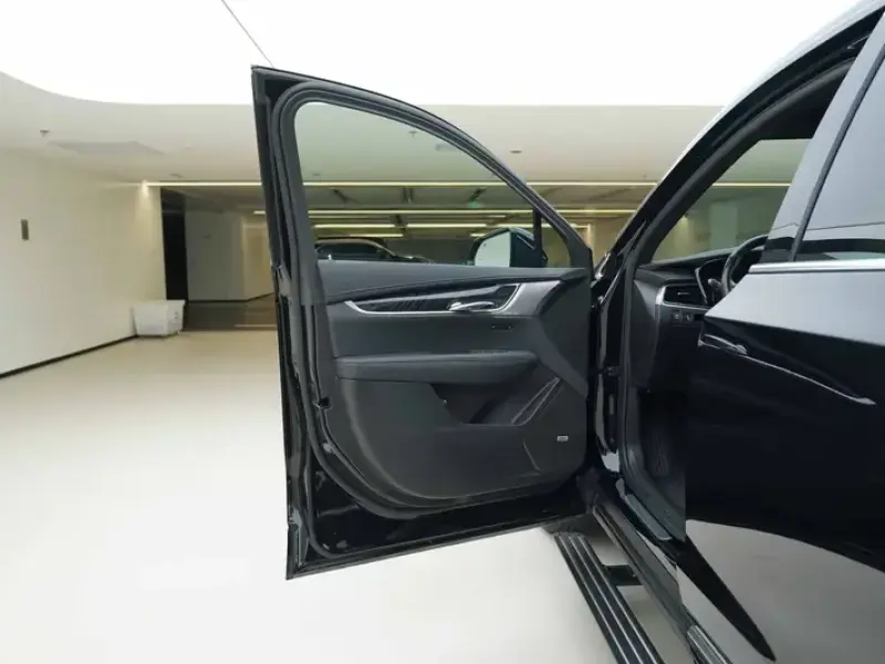 2022 Cadillac XT6 с пробегом 72 000 км