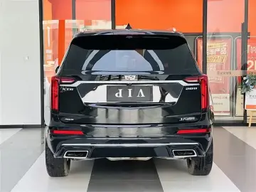 2022 Cadillac XT6 с пробегом 33 000 км