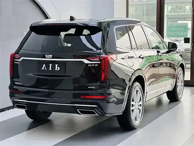 2022 Cadillac XT6 с пробегом 33 000 км