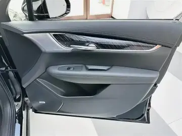 2022 Cadillac XT6 с пробегом 33 000 км