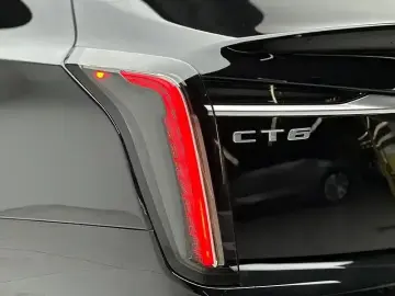 2023 Cadillac CT6 с пробегом 18 000 км