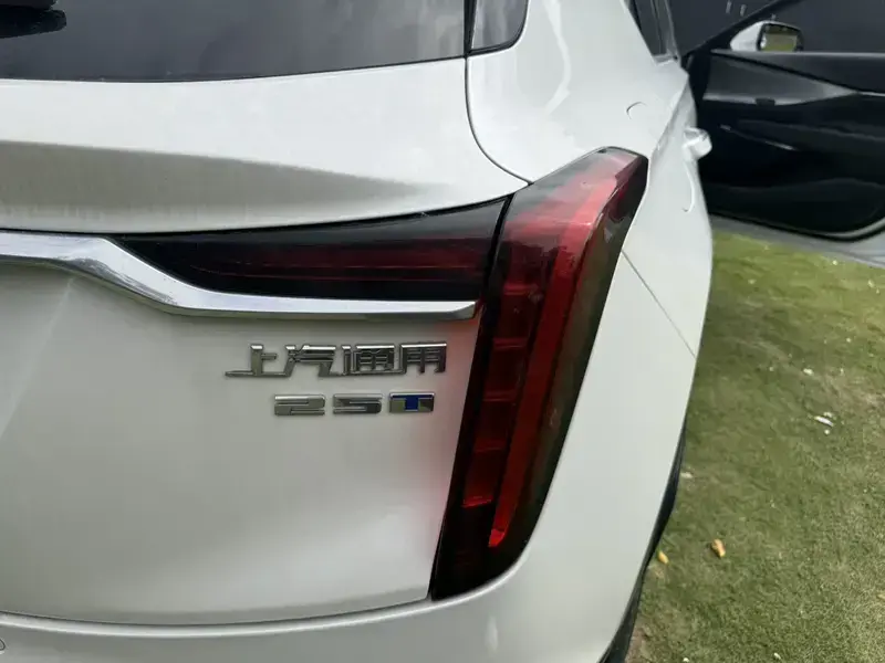 2023 Cadillac GT4 с пробегом 66 000 км