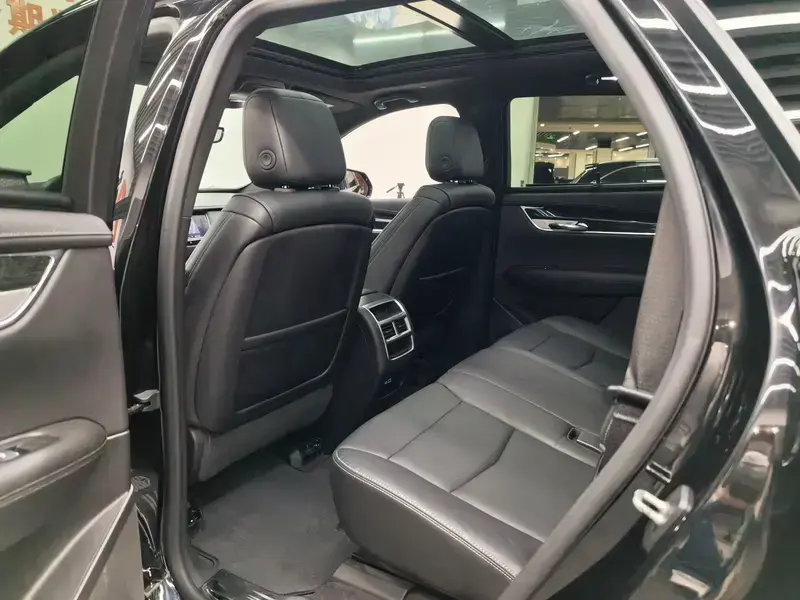 2020 Cadillac XT5 с пробегом 82 000 км