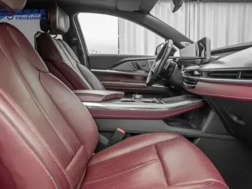 2025 Cadillac XT5 с пробегом 28 700 км