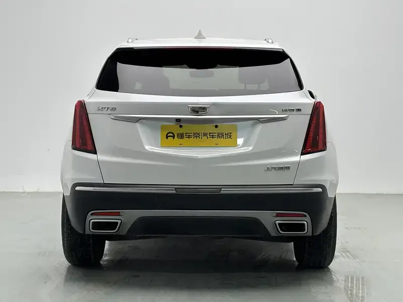 2022 Cadillac XT5 с пробегом 72 400 км