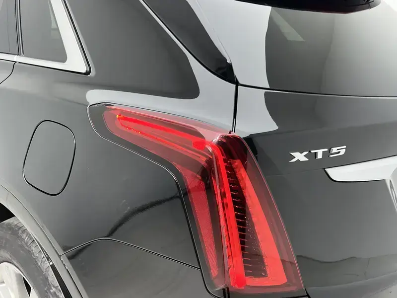 2021 Cadillac XT5 с пробегом 76 000 км