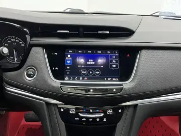 2021 Cadillac XT5 с пробегом 76 000 км