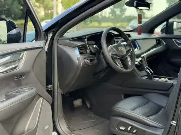 2021 Cadillac XT5 с пробегом 69 000 км