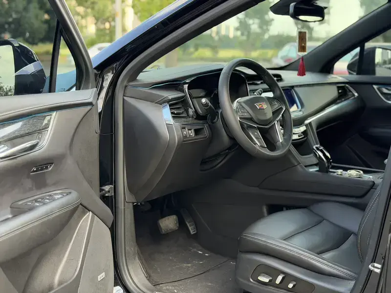 2021 Cadillac XT5 с пробегом 69 000 км