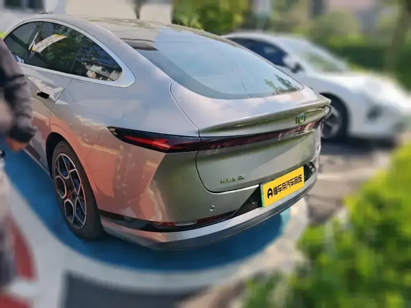 2025 Changan Qiyuan A07 с пробегом 600 км