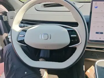 2025 Changan Qiyuan A07 с пробегом 600 км