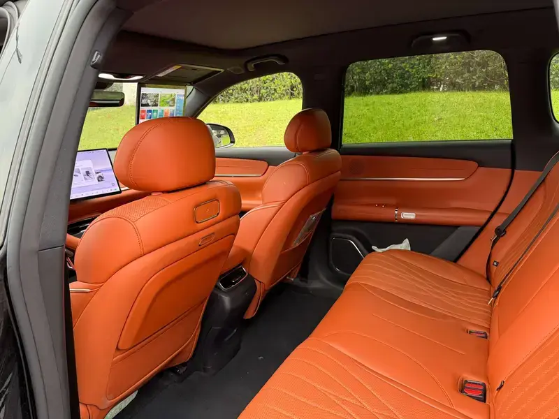 2025 Changan Qiyuan Q07 с пробегом 10 000 км
