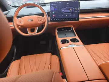 2025 Changan Qiyuan Q07 с пробегом 800 км