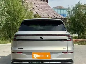 2025 Changan Qiyuan Q07 с пробегом 500 км