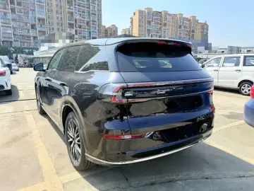 2025 Changan Qiyuan Q07 с пробегом 10 000 км