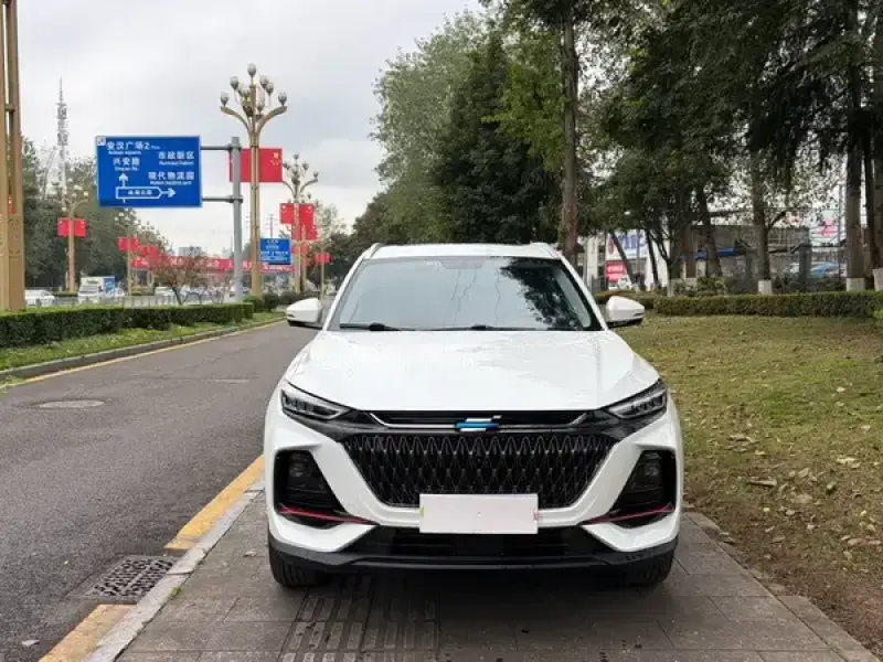 2022 Oshan X7 Plus с пробегом 32 000 км