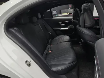 2025 Mercedes-Benz E-Класс с пробегом 5 678 км