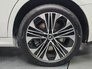 2025 Mercedes-Benz E-Класс с пробегом 5 678 км