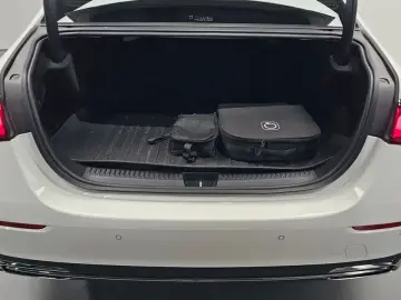 2025 Mercedes-Benz E-Класс с пробегом 5 678 км