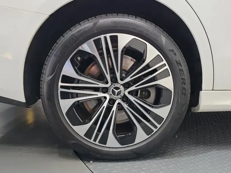 2025 Mercedes-Benz E-Класс с пробегом 5 678 км