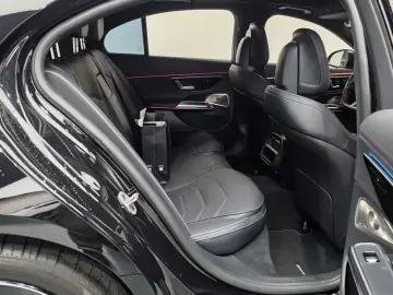 2025 Mercedes-Benz E-Класс с пробегом 4 042 км