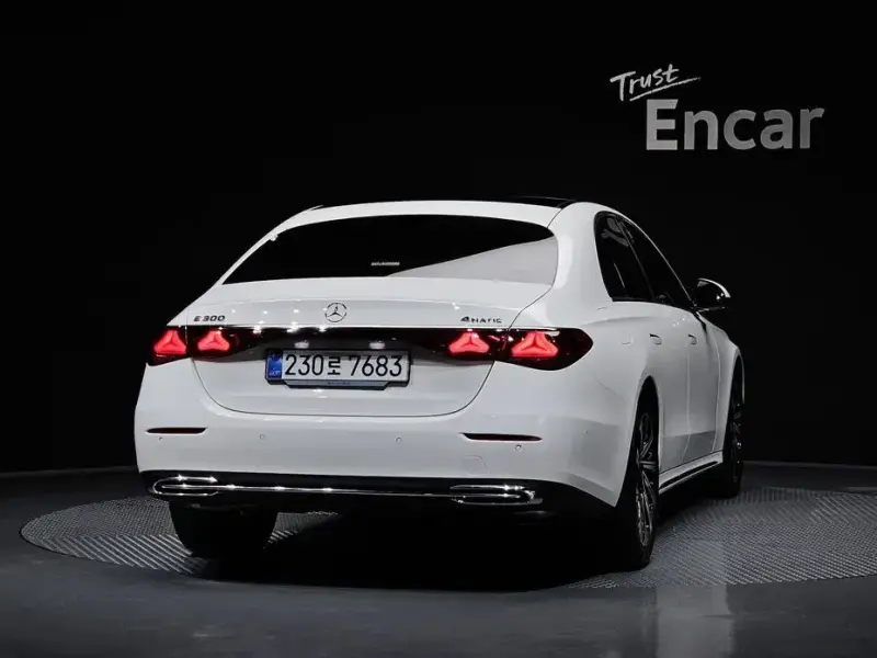2025 Mercedes-Benz E-Класс с пробегом 12 863 км