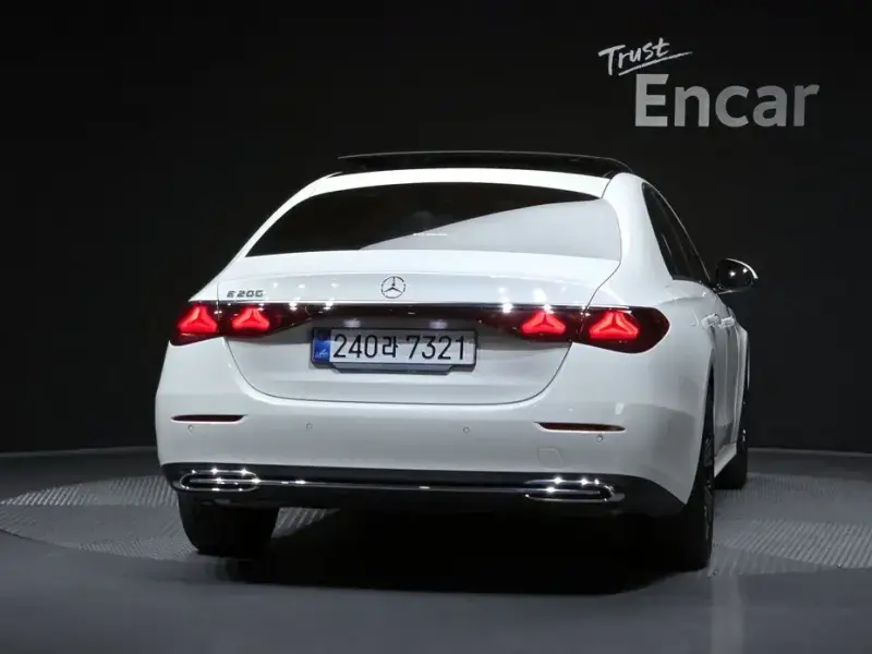 2025 Mercedes-Benz E-Класс с пробегом 13 263 км
