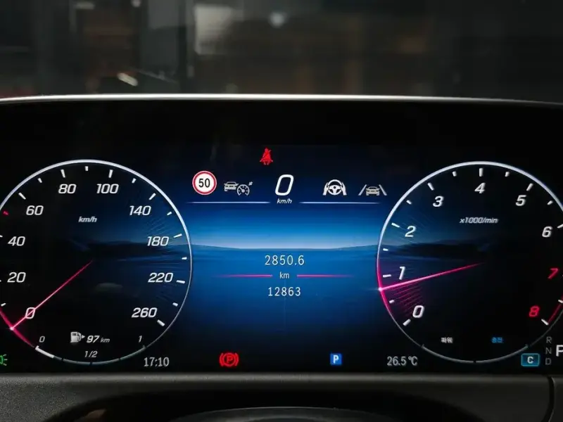 2025 Mercedes-Benz E-Класс с пробегом 12 863 км