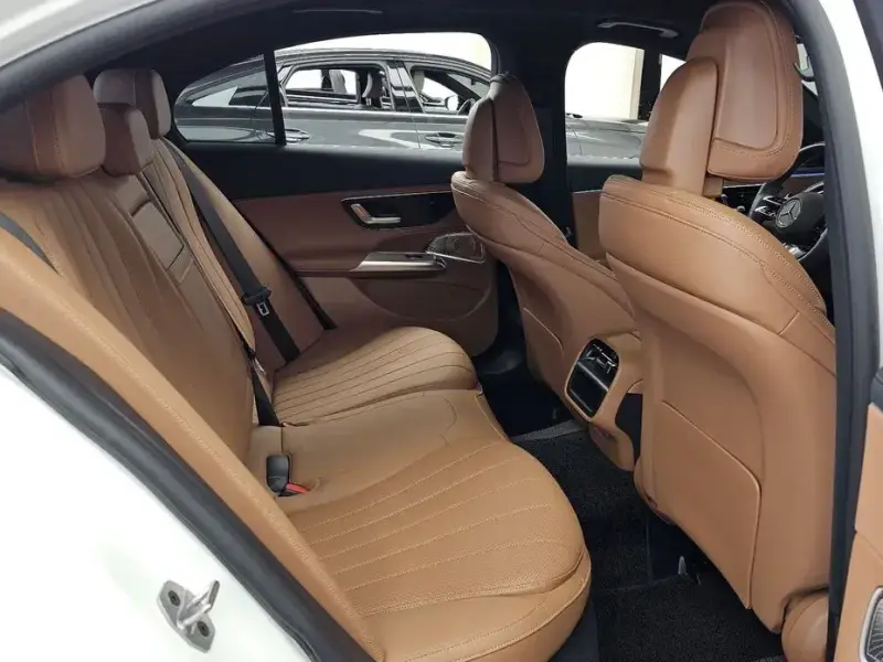 2025 Mercedes-Benz E-Класс с пробегом 21 586 км
