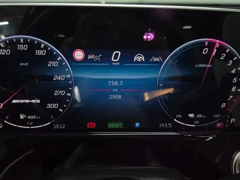 2026 Mercedes-Benz E-Класс с пробегом 2 496 км