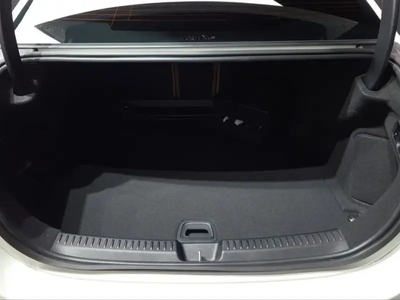 2026 Mercedes-Benz E-Класс с пробегом 5 653 км
