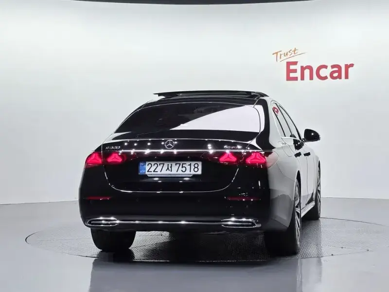 2025 Mercedes-Benz E-Класс с пробегом 14 663 км