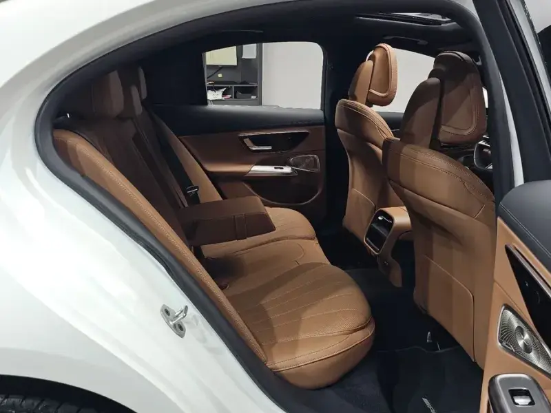 2025 Mercedes-Benz E-Класс с пробегом 16 440 км