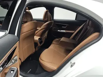 2025 Mercedes-Benz E-Класс с пробегом 16 440 км