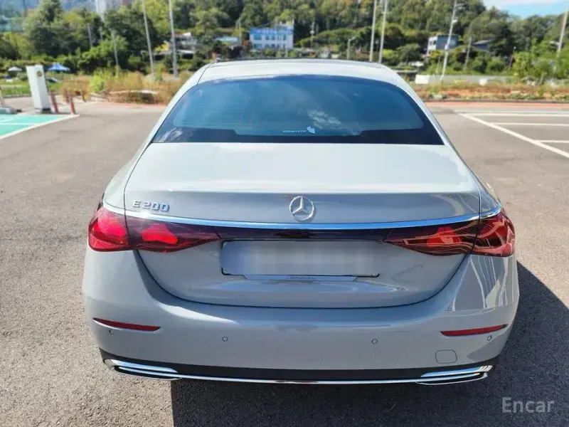 2025 Mercedes-Benz E-Класс с пробегом 5 700 км